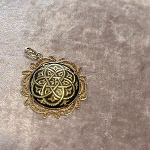 Vintage pendant, no chain.